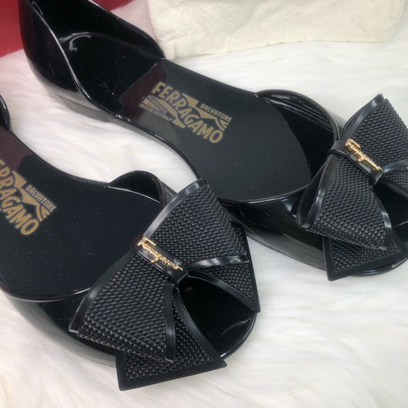 $300 Authentic Ferragamo black jelly flats slipper - Picture 8 of 9